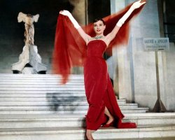 Maksud Pakaian Merah Dalam Mimpi Untuk Lelaki Dan Wanita Untuk Melihat Pakaian Seperti Itu Pada Diri Anda Atau Seorang Wanita Yang Tidak Dikenali